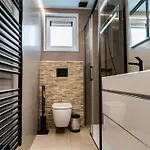 度假居 Elegant Country Chalet In Guelders