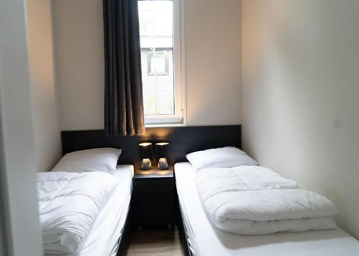 Stylish In The Woods For 6 *